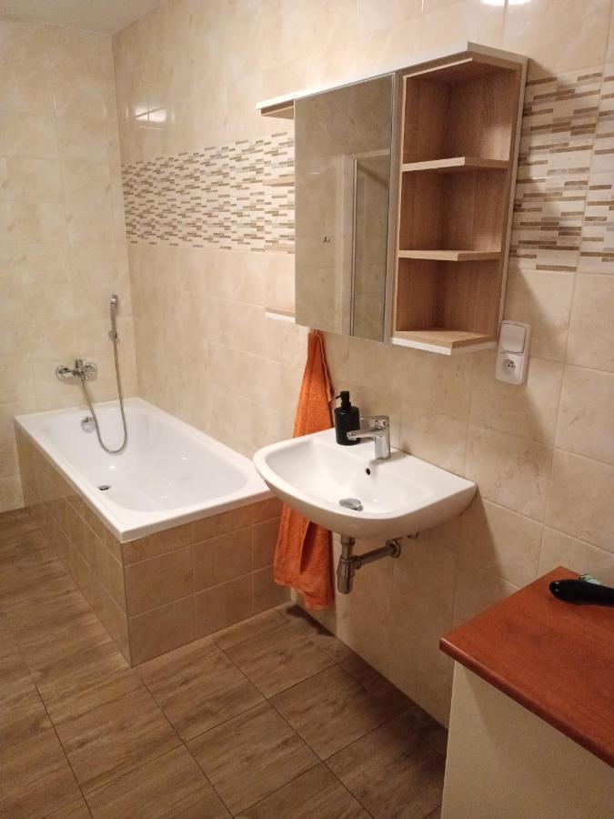 Apartman Stefanikova Zlin Exterior photo